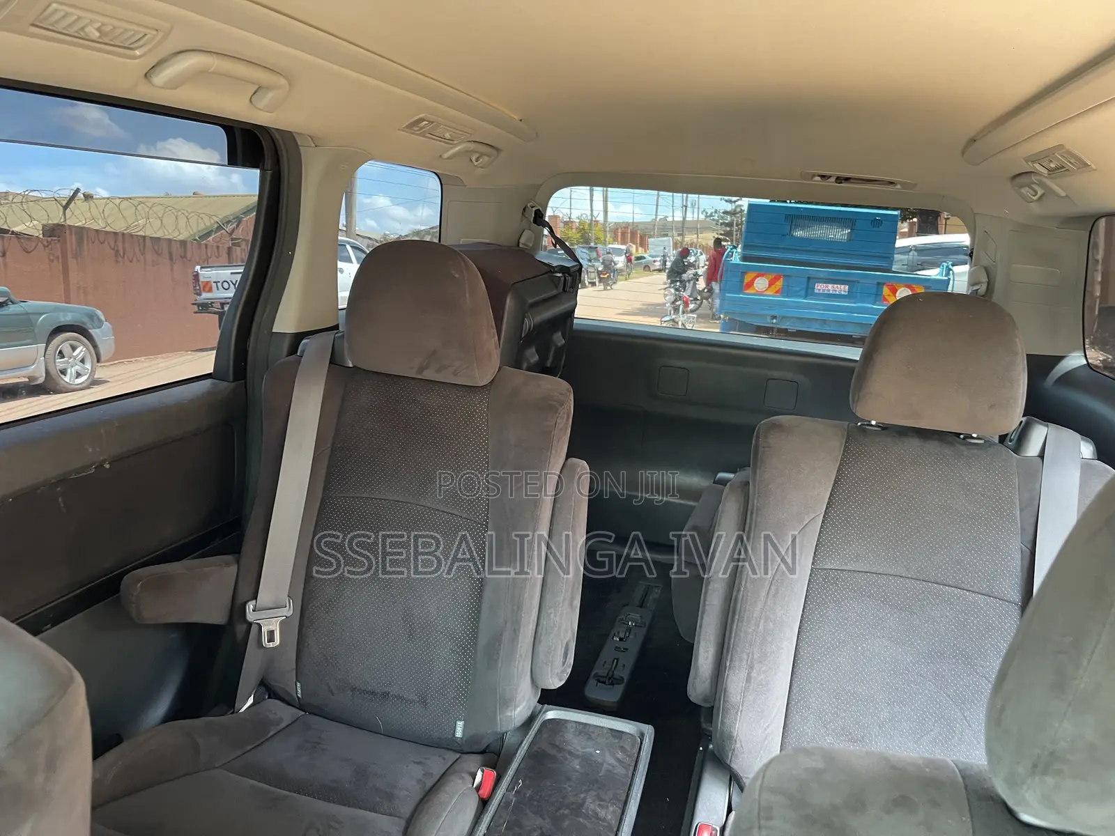 Toyota Vellfire 2011 White