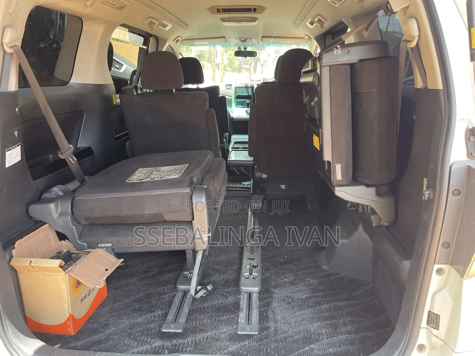 Toyota Vellfire 2011 White