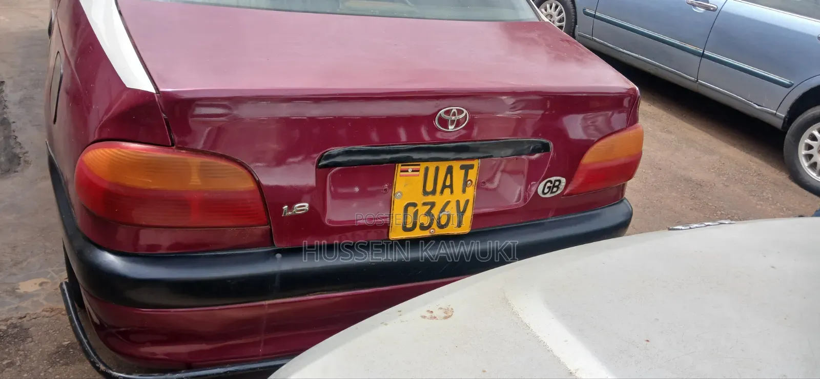 Toyota Carina 2000 Red