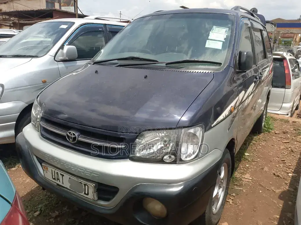 Toyota LiteAce Noah 2000 Silver