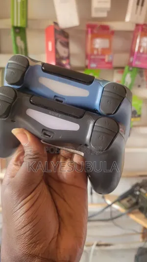 Game PS4 Controller