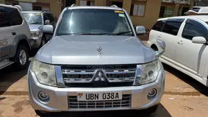 Mitsubishi Pajero 2014 Silver