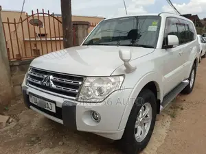 Mitsubishi Pajero 3.0 2010 White