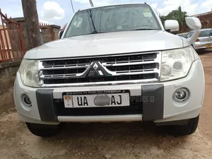 Mitsubishi Pajero 3.0 2010 White