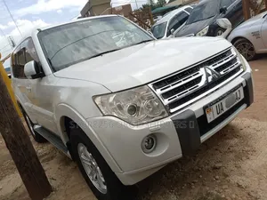 Mitsubishi Pajero 3.0 2010 White