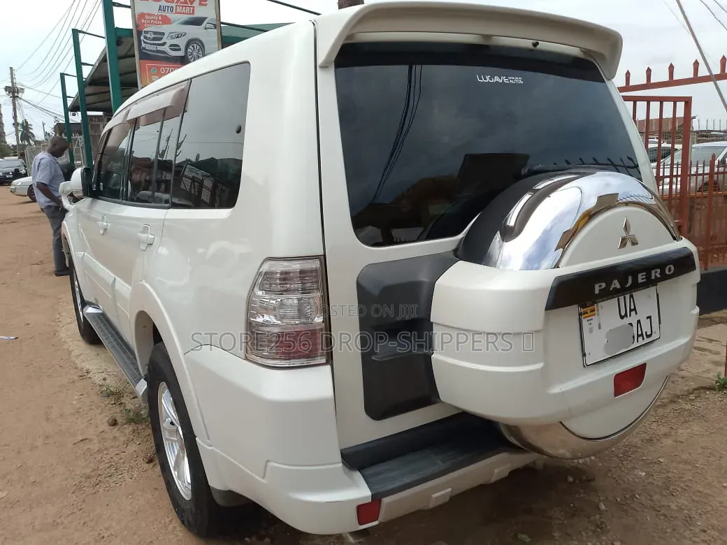 Mitsubishi Pajero 3.0 2010 White