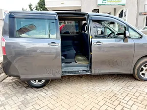 Toyota Noah 2010 Gray