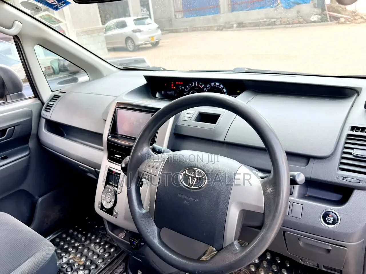 Toyota Noah 2010 Gray