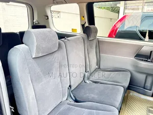 Toyota Noah 2010 Gray