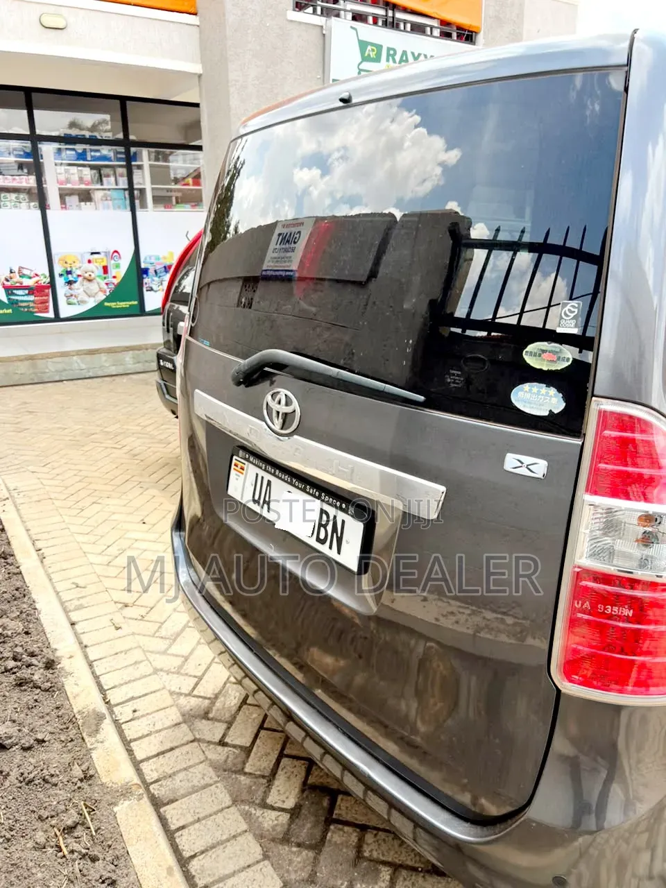 Toyota Noah 2010 Gray