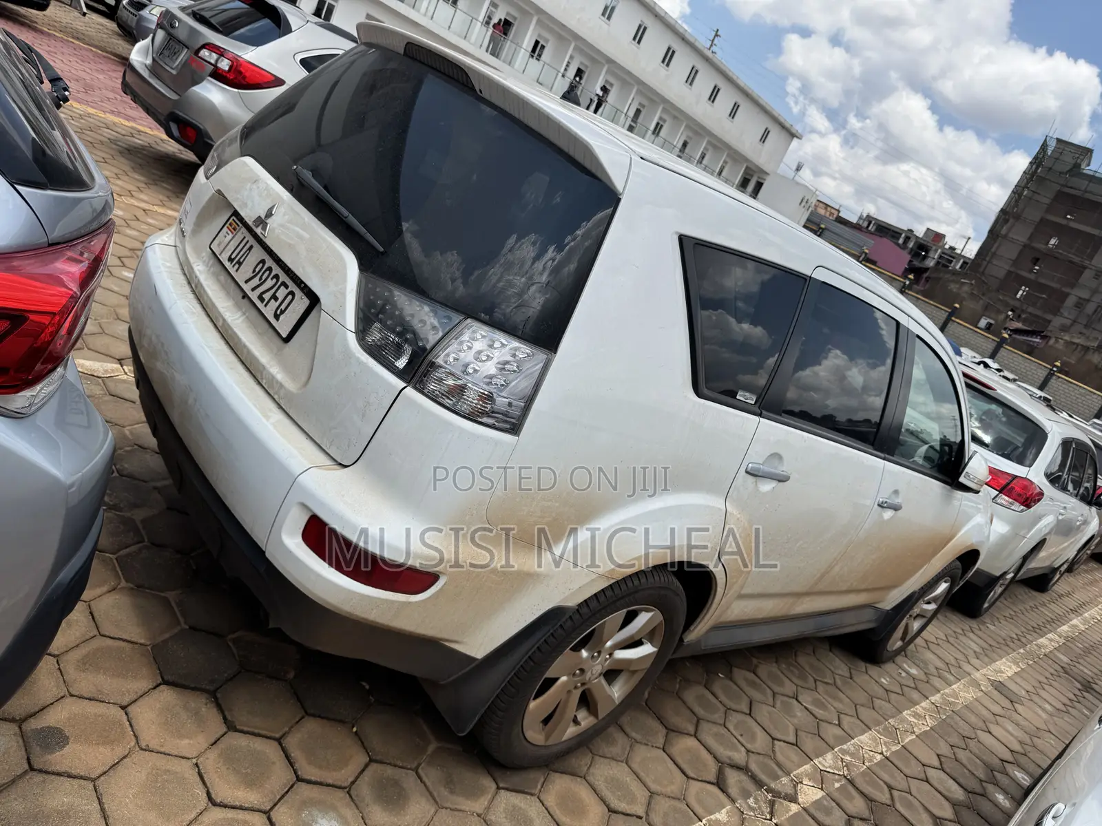 Mitsubishi Outlander SE 2012