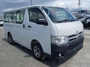 Toyota HiAce 2013 White