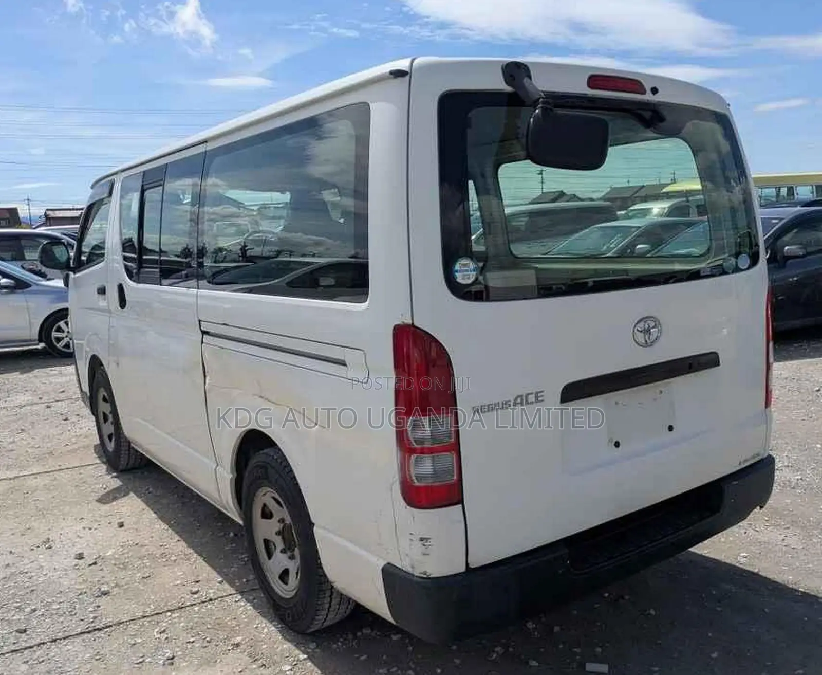Toyota HiAce 2013 White