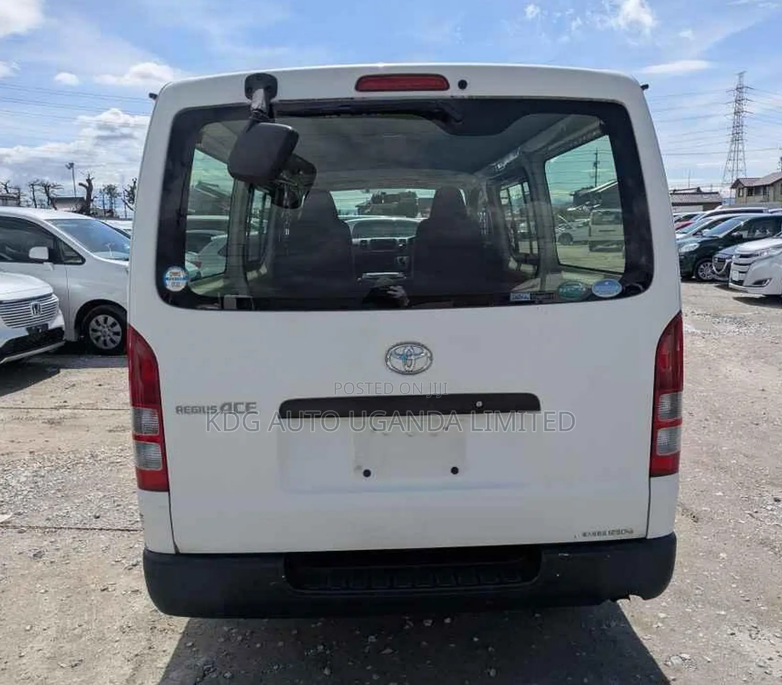 Toyota HiAce 2013 White