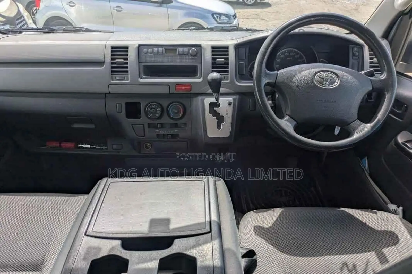 Toyota HiAce 2013 White
