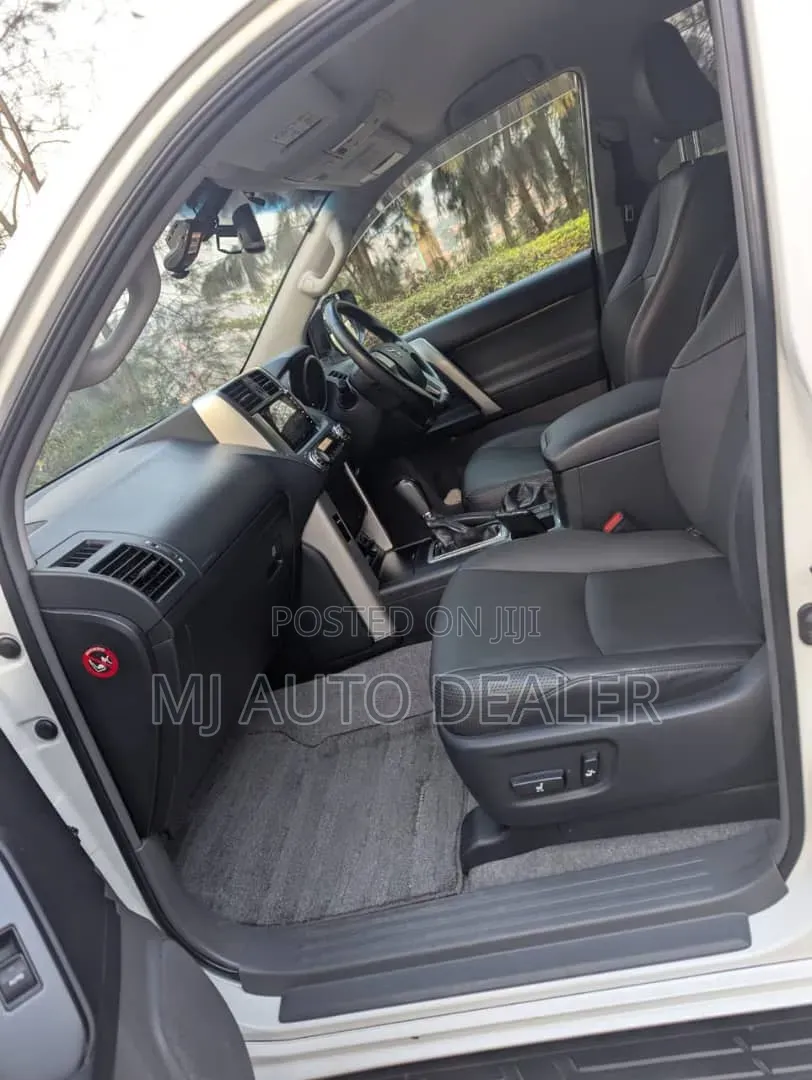 Toyota Land Cruiser Prado 2016 White