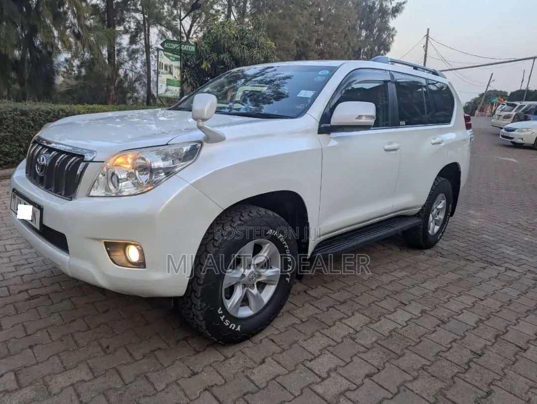 Toyota Land Cruiser Prado 2016 White