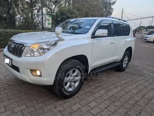 Toyota Land Cruiser Prado 2016 White
