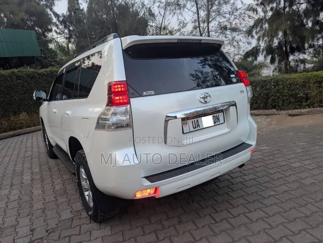 Toyota Land Cruiser Prado 2016 White