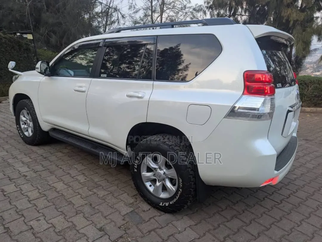 Toyota Land Cruiser Prado 2016 White