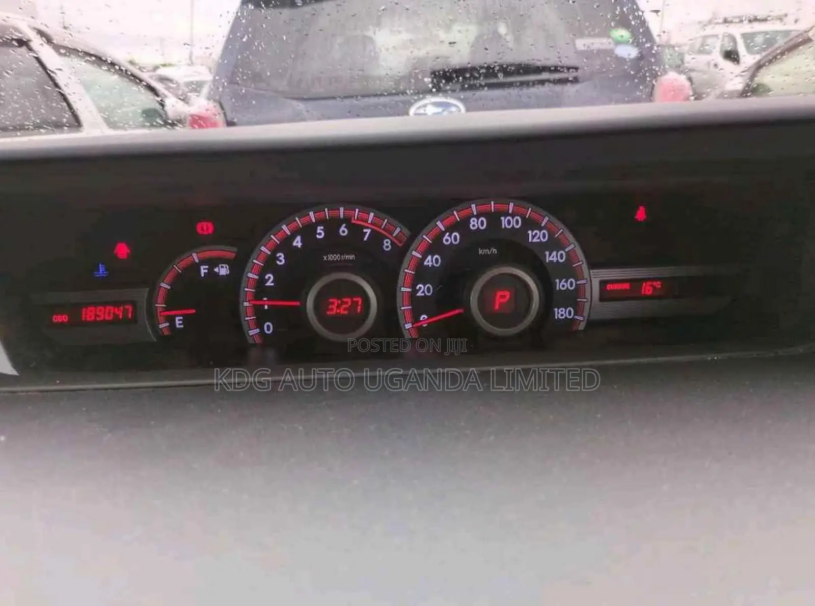 Toyota Noah 2.0 143hp FWD (8 Seater) 2013 Black