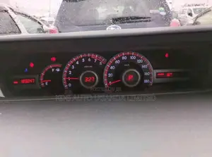 Toyota Noah 2.0 143hp FWD (8 Seater) 2013 Black