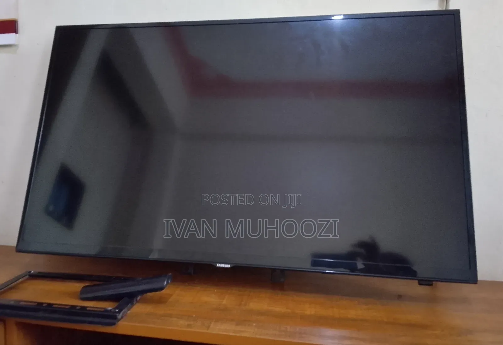 Samsung 40" Led TV - Ua40h4200aw