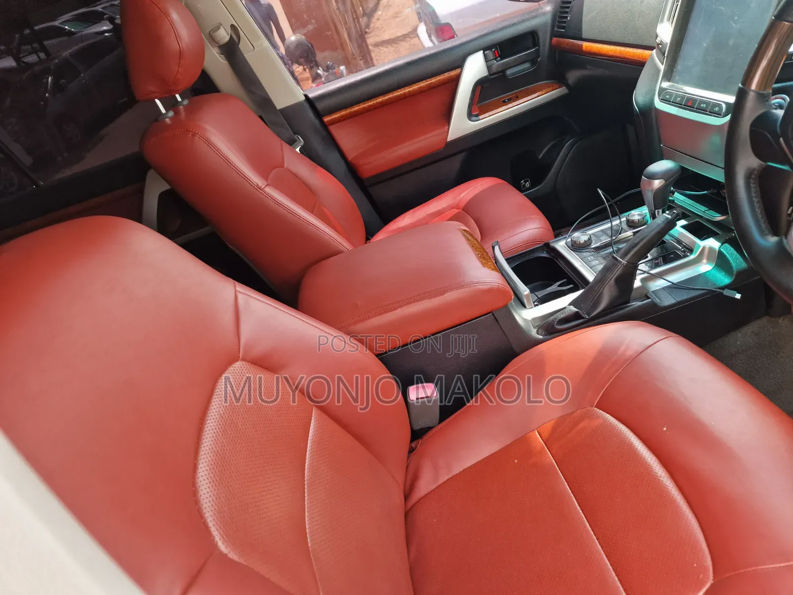Toyota Land Cruiser 2010 White