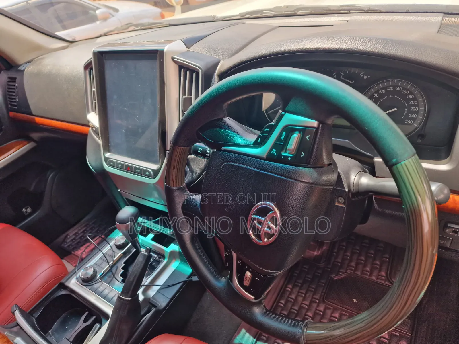 Toyota Land Cruiser 2010 White