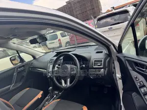 Subaru Forester 2.5i Limited AWD 2018 Silver