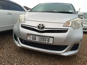 Toyota Ractis 2011 Silver