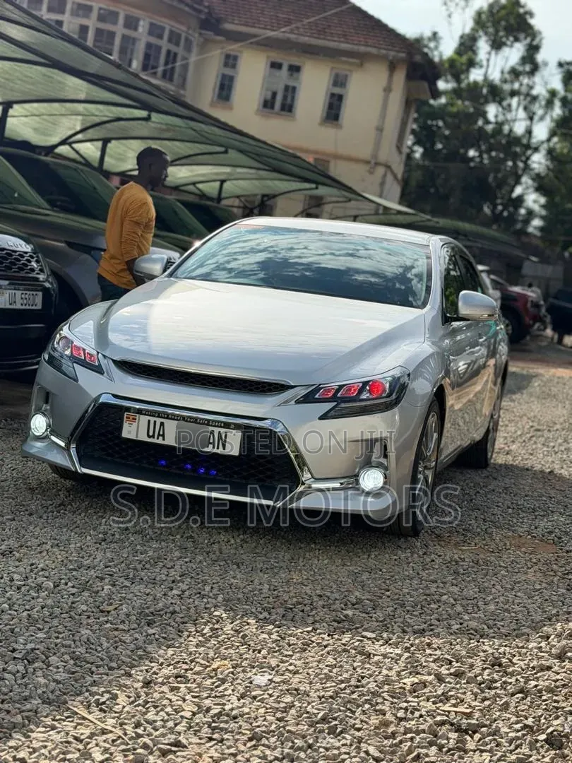 Toyota Mark X 2.5 AWD 2014 White