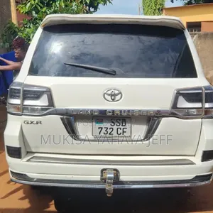 Toyota Land Cruiser 4.0 V6 GX-R 2010 White