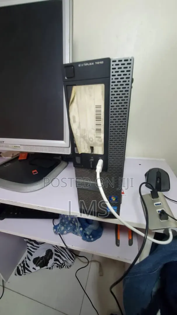 Desktop Computer Dell OptiPlex 7010 4GB Intel Core i5 HDD 500GB