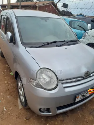 Toyota Sienta 1.5 FWD 2008 Silver