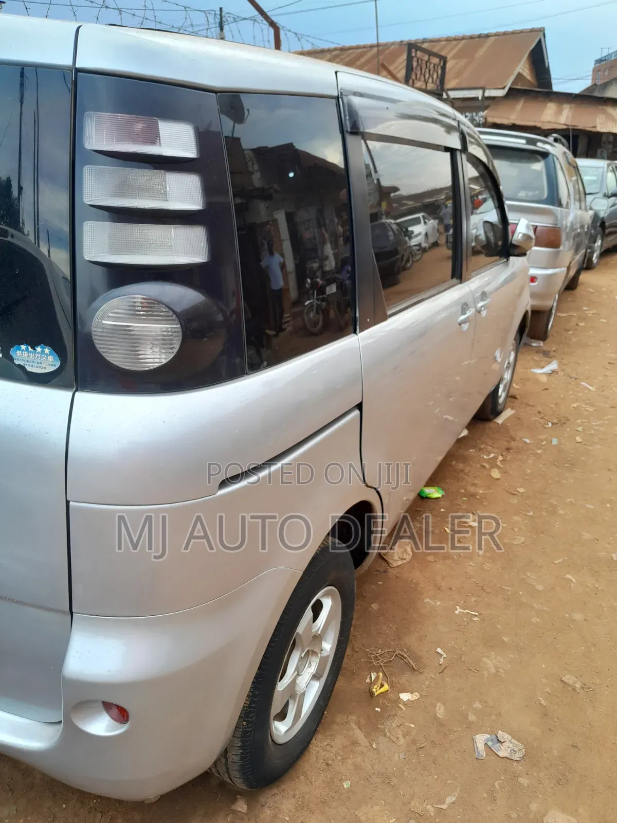 Toyota Sienta 1.5 FWD 2008 Silver
