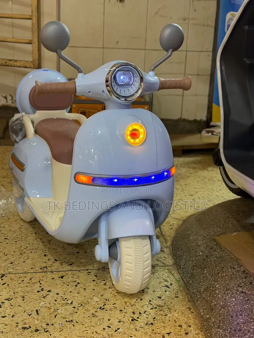 Vespa Kids Scooter Blue