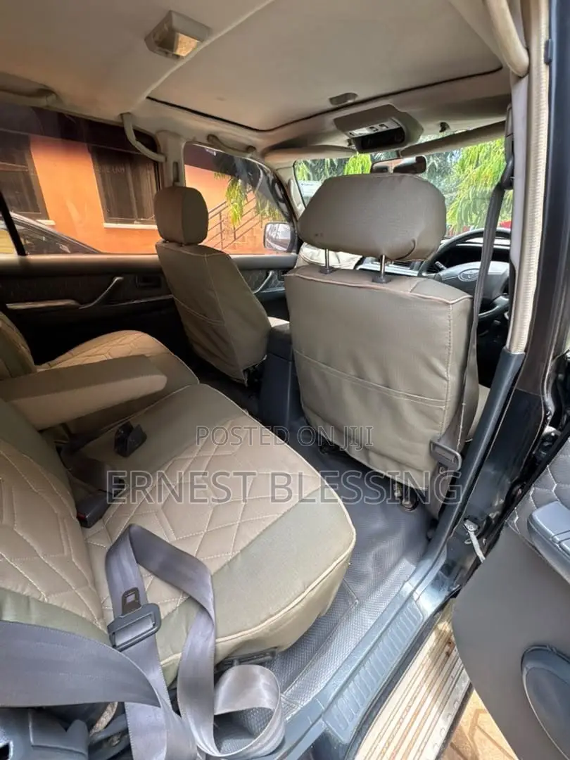 Toyota Land Cruiser 1996 Black