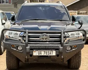 Toyota Land Cruiser 4.6 V8 ZX 2017 Black
