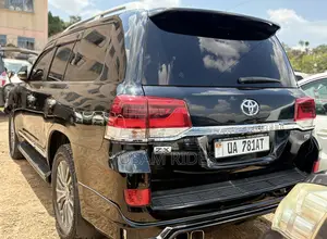 Toyota Land Cruiser 4.6 V8 ZX 2017 Black