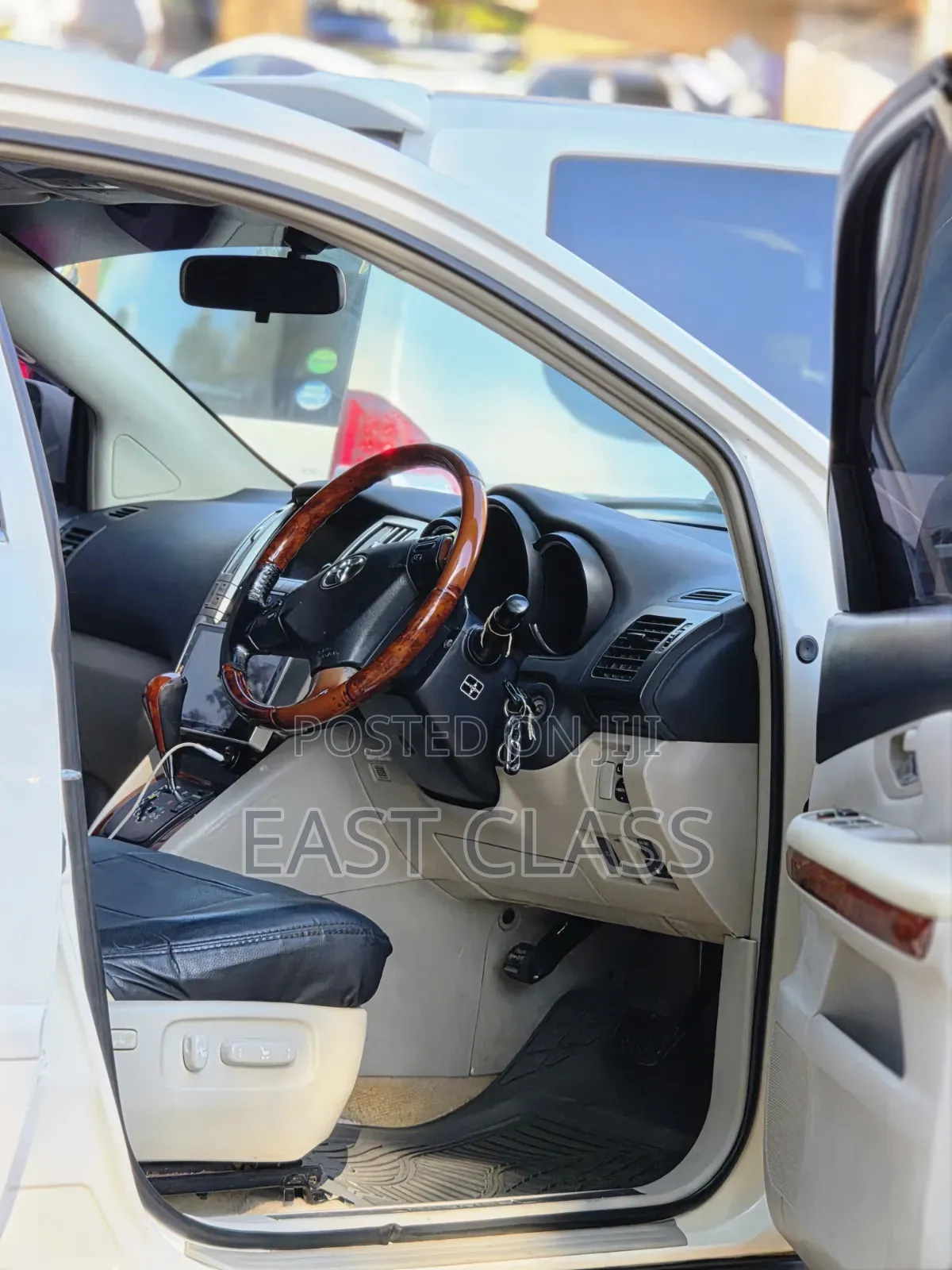 Toyota Harrier 2.4 2009 White