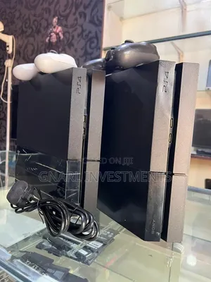 Ps4 Standard, 2 Controllers, 500GB & 8 Games