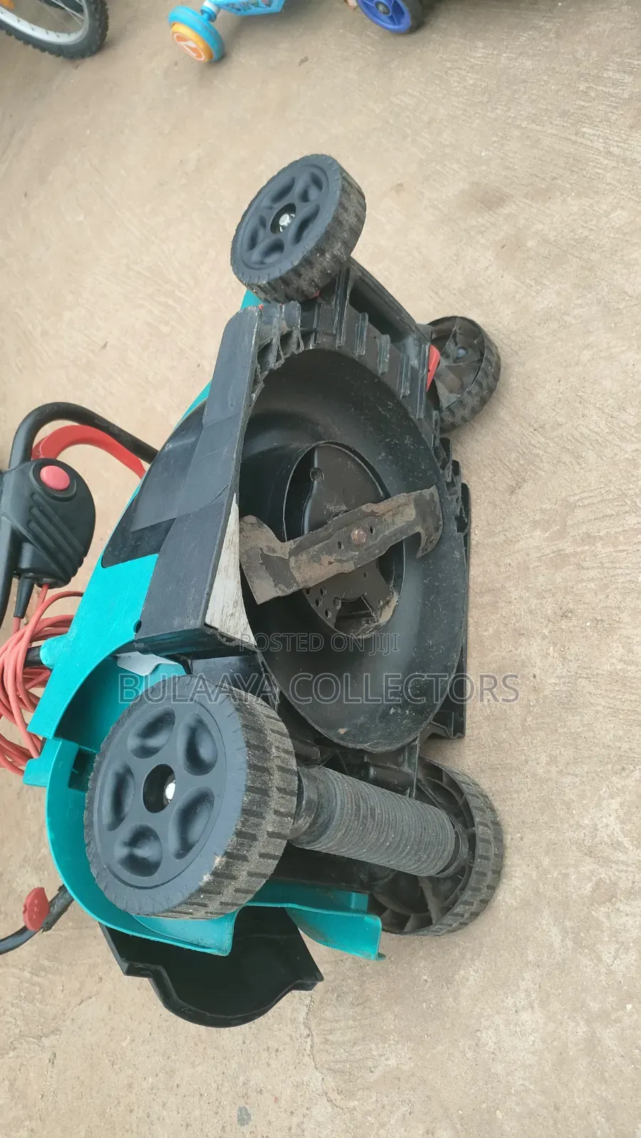UK Used Bosch Rotak 34 Corded Electric Lawnmower.