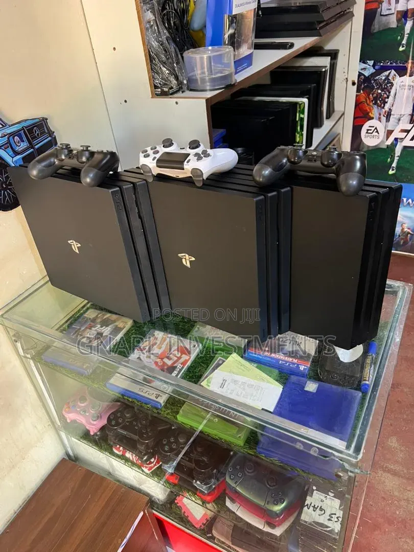 PS4 Pro 2 Controllers, 1TB & 15 Games