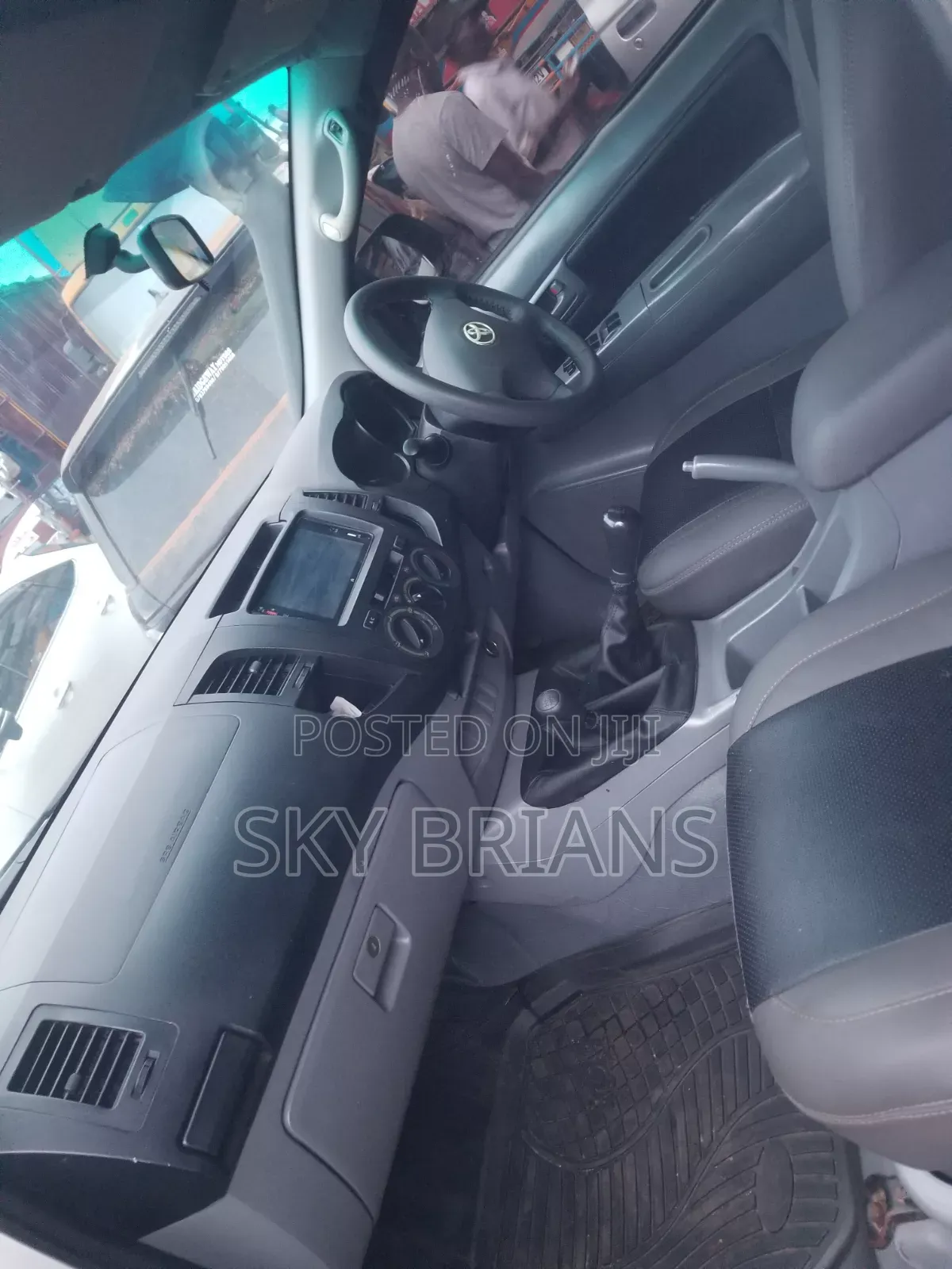 Toyota Hilux 3.0 D-4D 4x4 2014 White