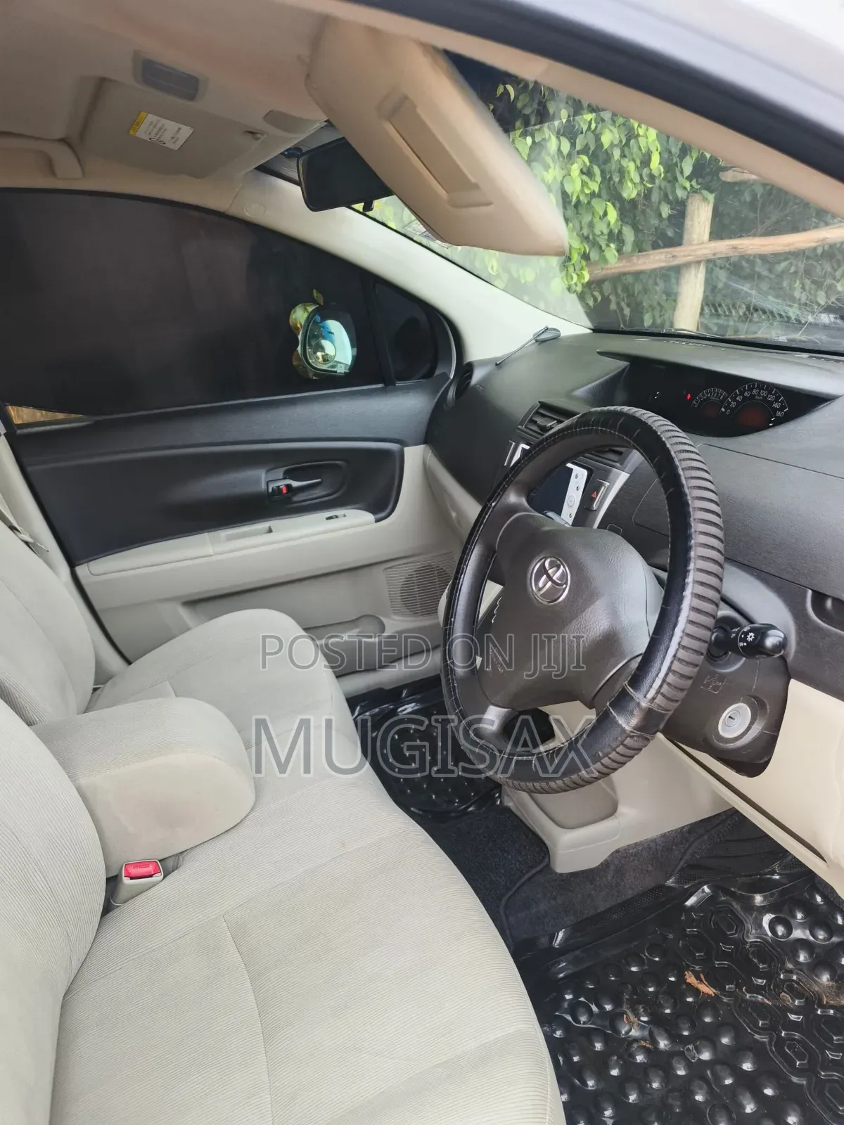 Toyota Passo Sette 1.5 FWD 2010 Silver