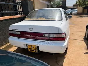 Toyota Corolla 1999 White
