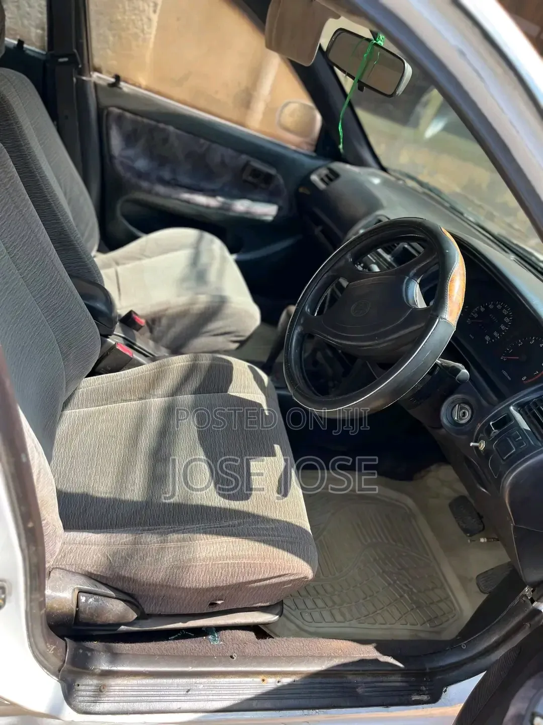 Toyota Corolla 1999 White