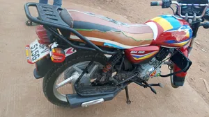 Bajaj Boxer 125 2024 Red
