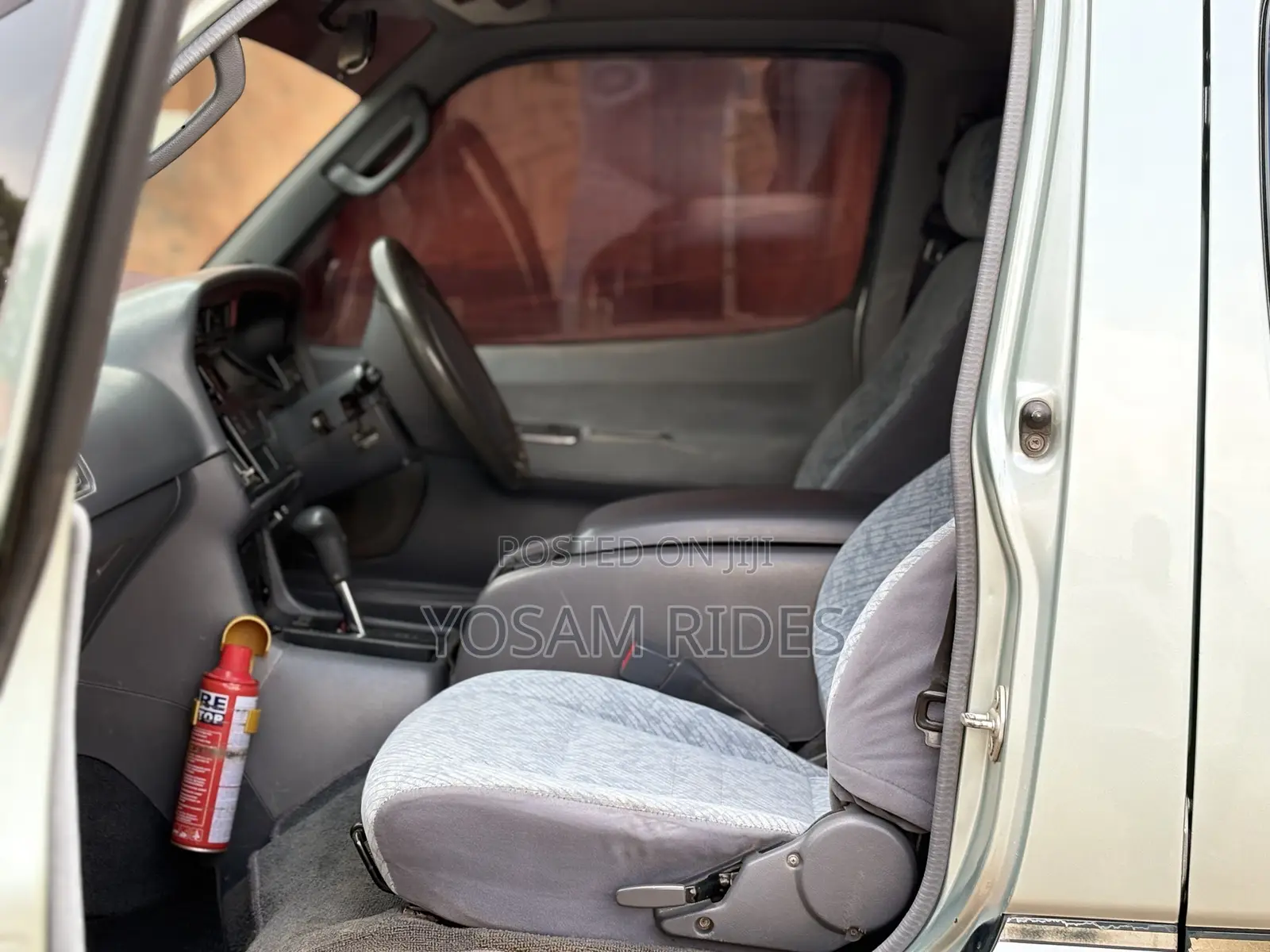 Toyota HiAce 2002 Grey